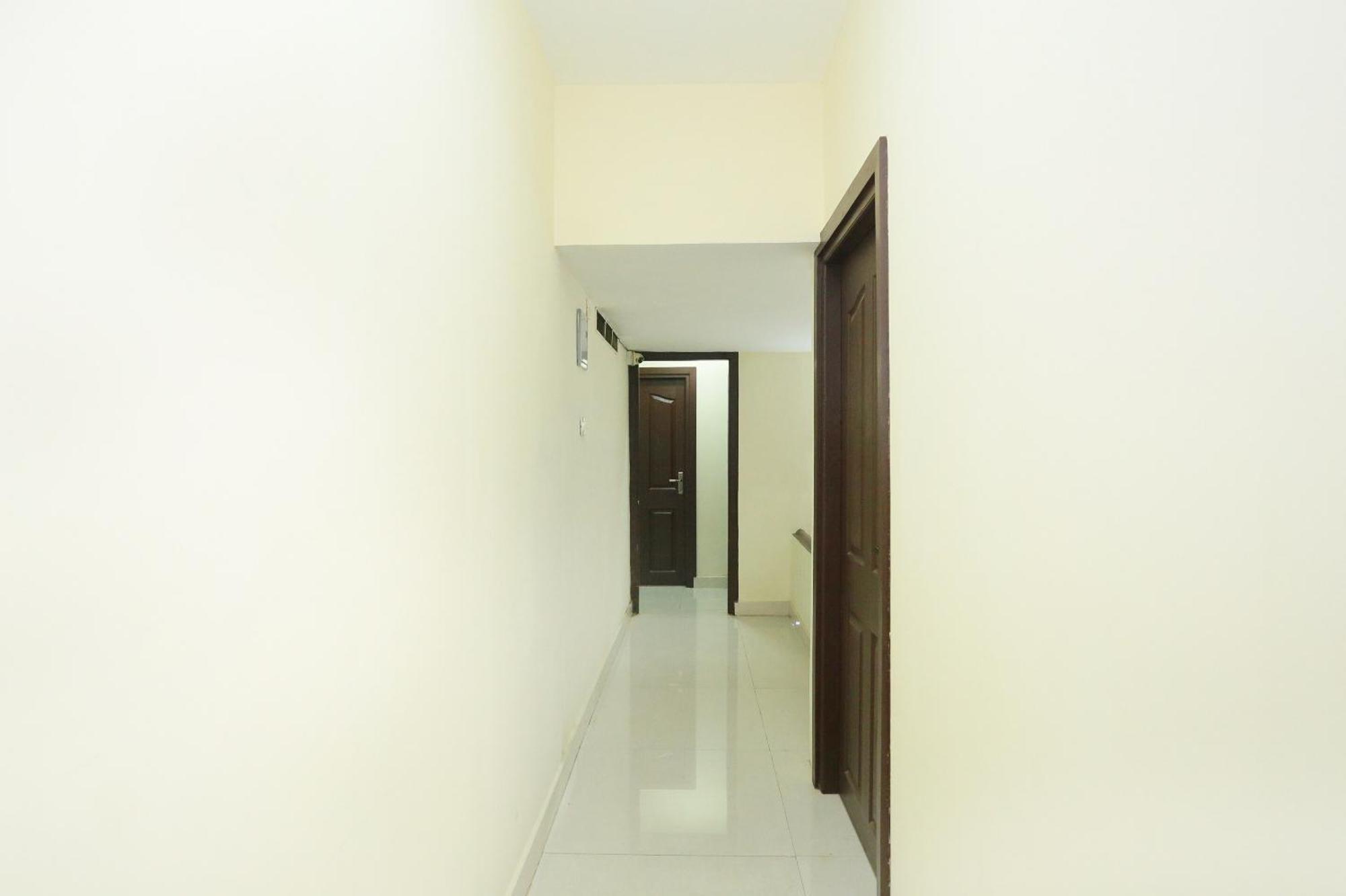 Hotel O Malabar Plaza Kochi Kültér fotó