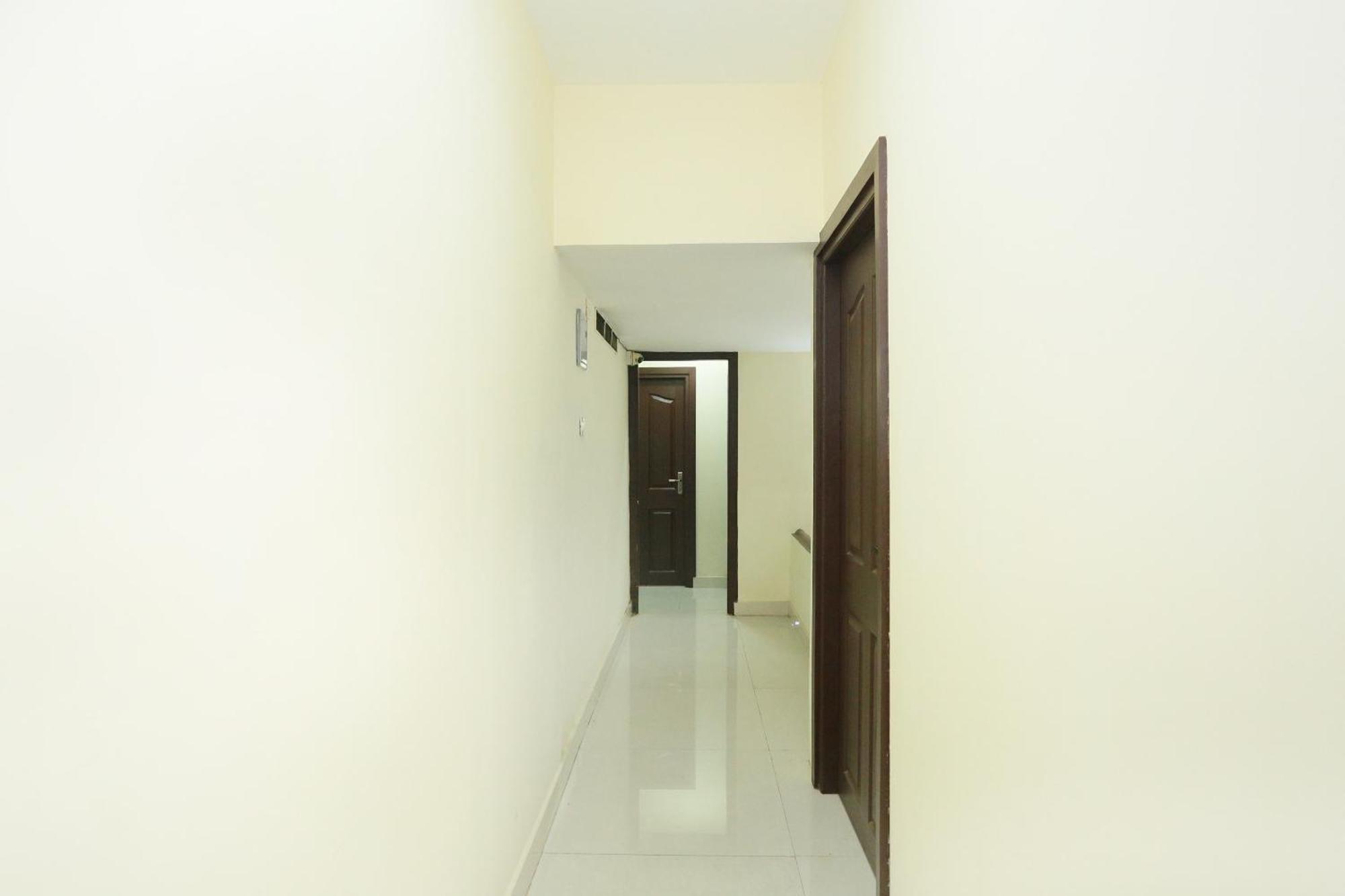 Hotel O Malabar Plaza Kochi Kültér fotó
